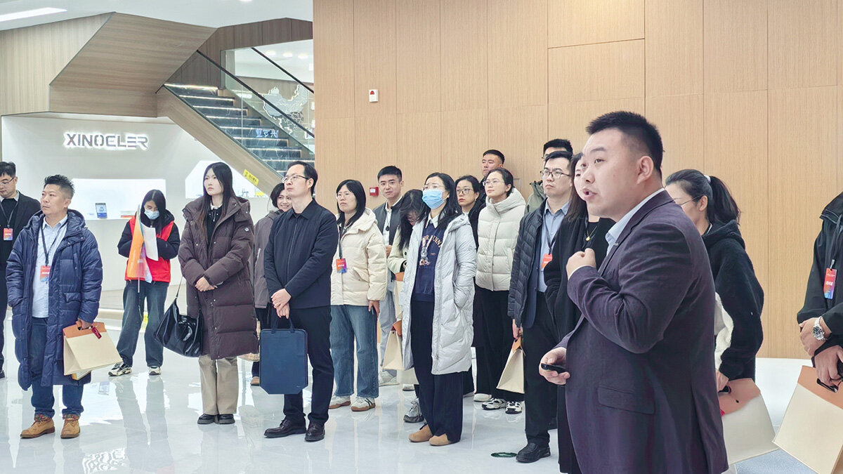 西诺通科公司接待京津冀青年精英代表团参观