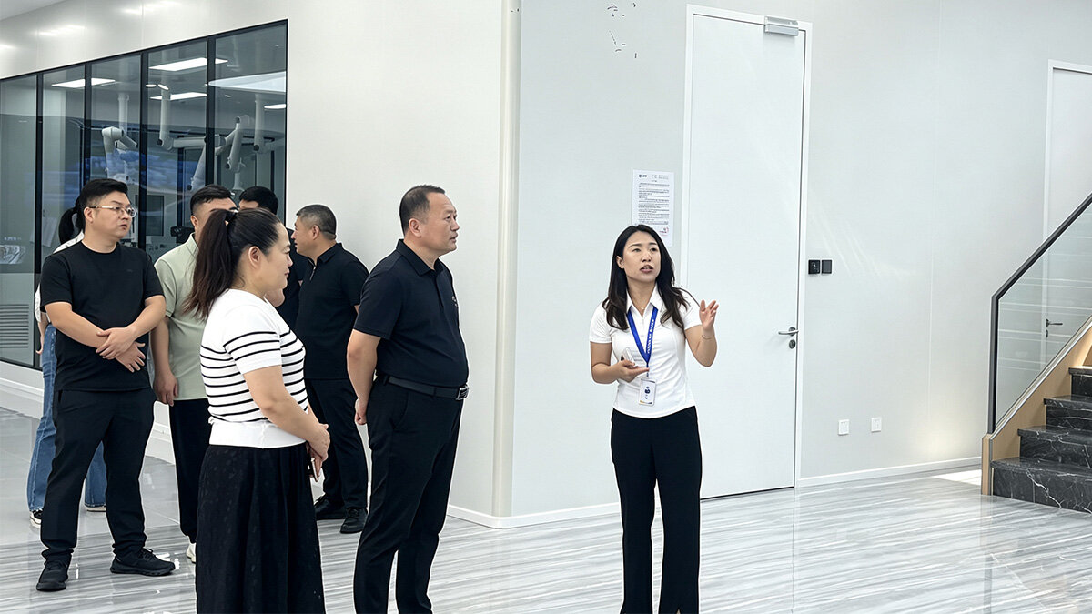 Qian'an Economic Development Zone Delegation Visits Xinotongke and Beijing-Tianjin Testing Company
