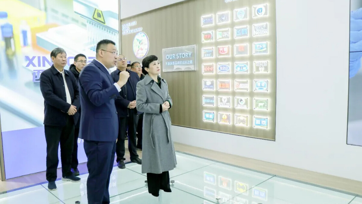 District Party Secretary Liu Hui leads team to visit Sinotong for research